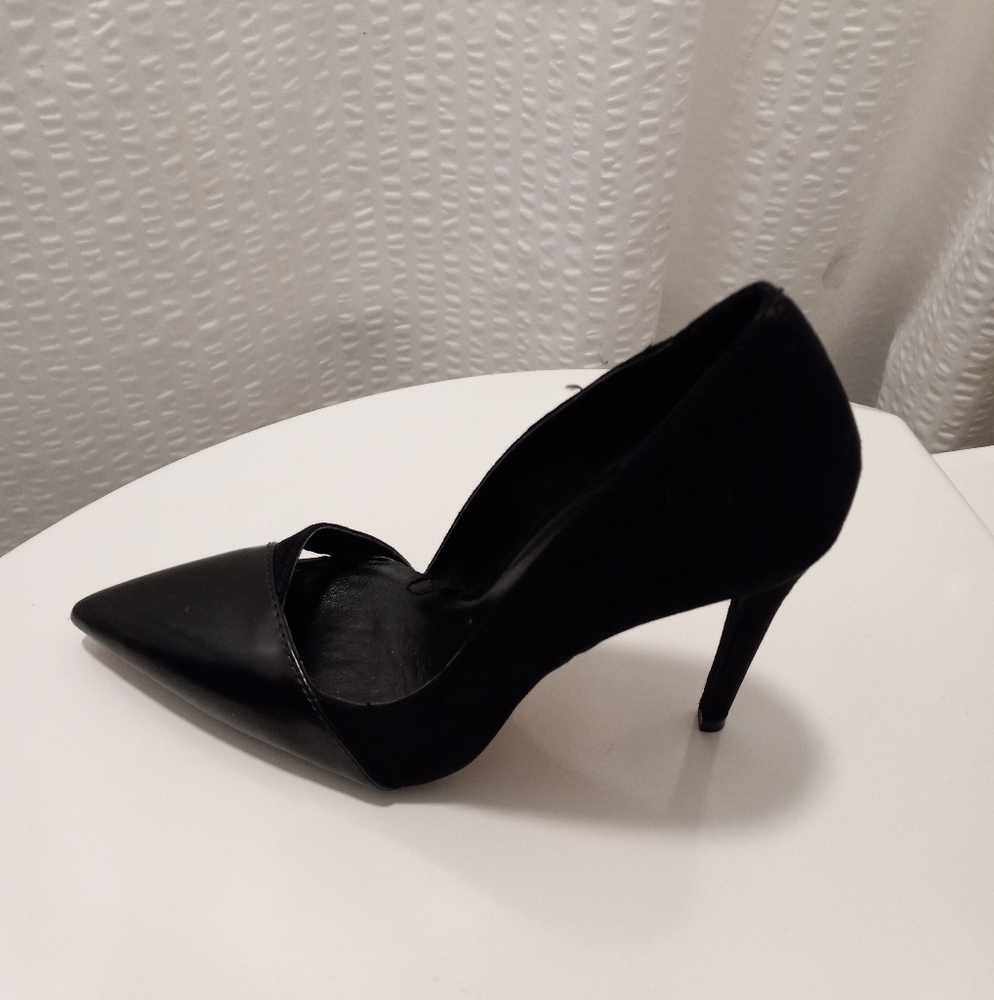 Point toe pump